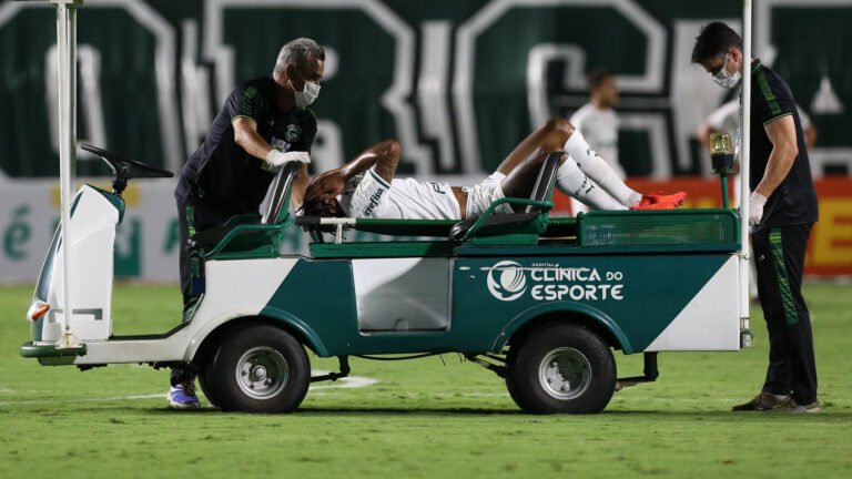 Palmeiras confirma lesão na coxa de Luiz Adriano