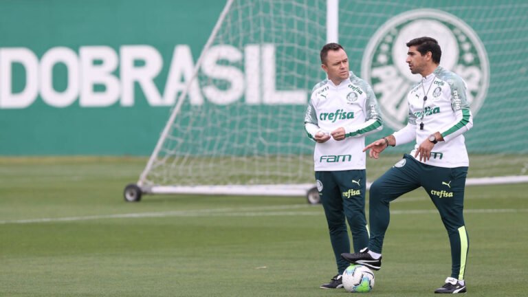 Andrey Lopes é opção para substituir Abel Ferreira caso o português deixe o Palmeiras no futuro