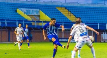 Avaí vence o Paraná, de virada e em casa