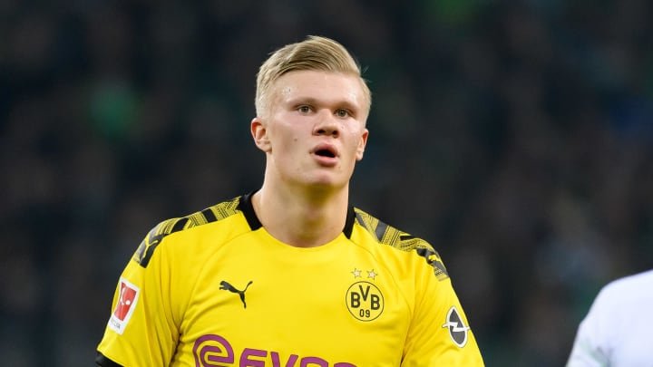 Pai de Haaland fala sobre a permanência do filho no Borussia Dortmund