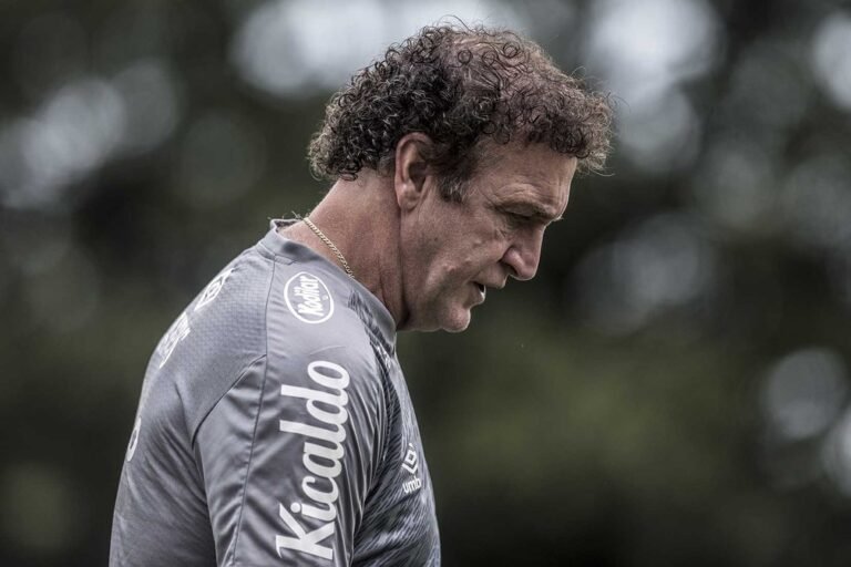 Cuca recebe alta e continuará tratamento em casa