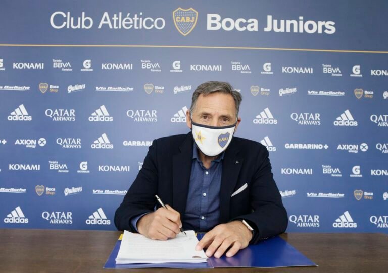 Boca Juniors renova com o seu treinador