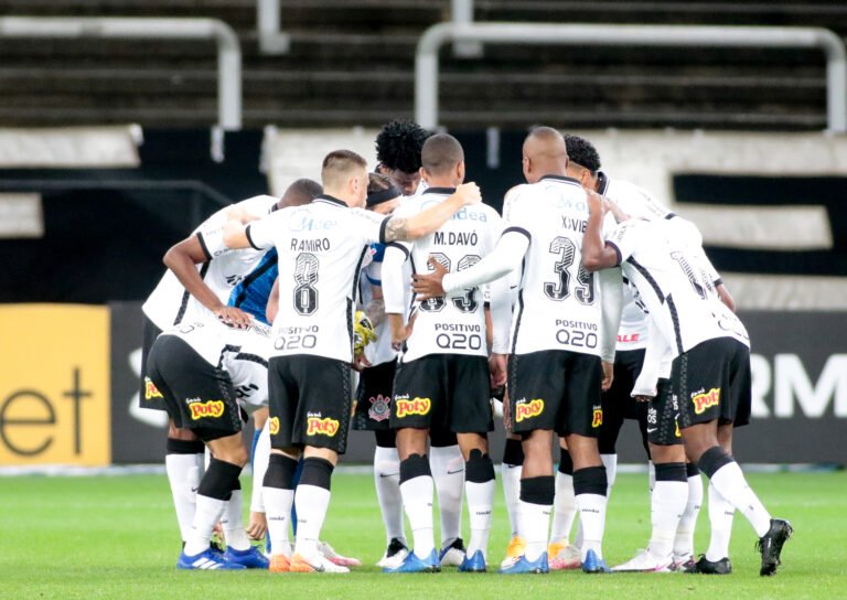 Corinthians termina primeiro turno com a incerteza do lugar do time no campeonato