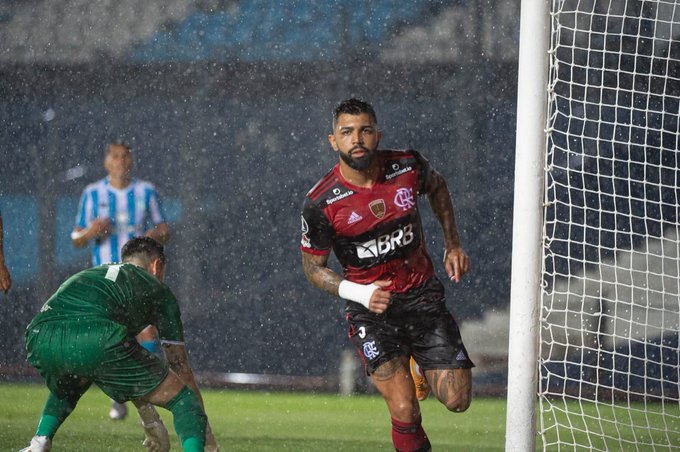 Tá tranquilo, Gabigol é artilheiro! Camisa 9 é o vice artilheiro do Flamengo no século e na historia da Libertadores