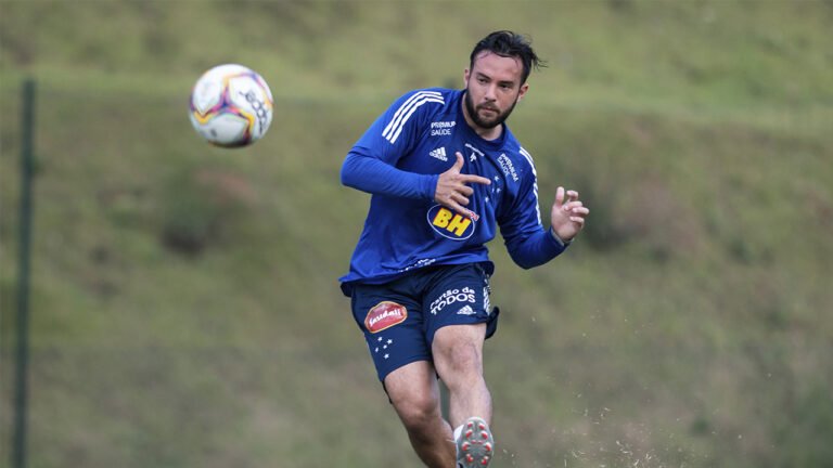 Giovanni deve estrear pelo Cruzeiro nesta sexta-feira