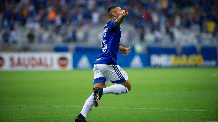 Cruzeiro inicia conversas para renovar contrato de Pedro Bicalho
