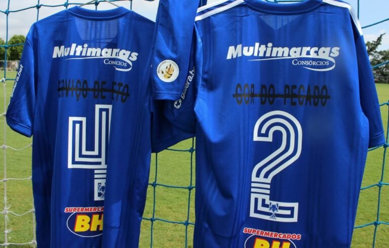 No Dia da Consciência Negra, Cruzeiro entrará em campo com termos racistas riscados na camisa