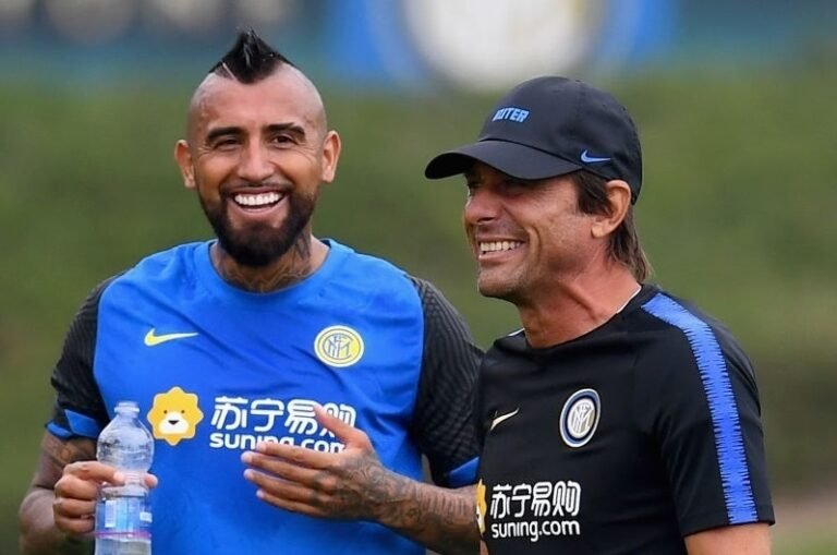 Vidal exalta Antonio Conte e afirma: “Estou aqui principalmente por causa dele”