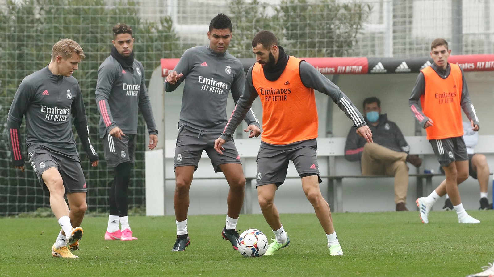 Casemiro testa negativo para COVID-19