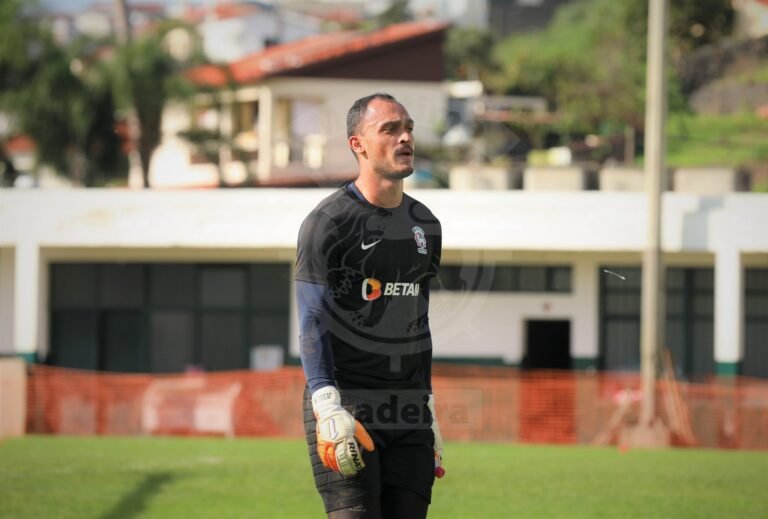Charles busca chegar a cem partidas com a camisa do Marítimo