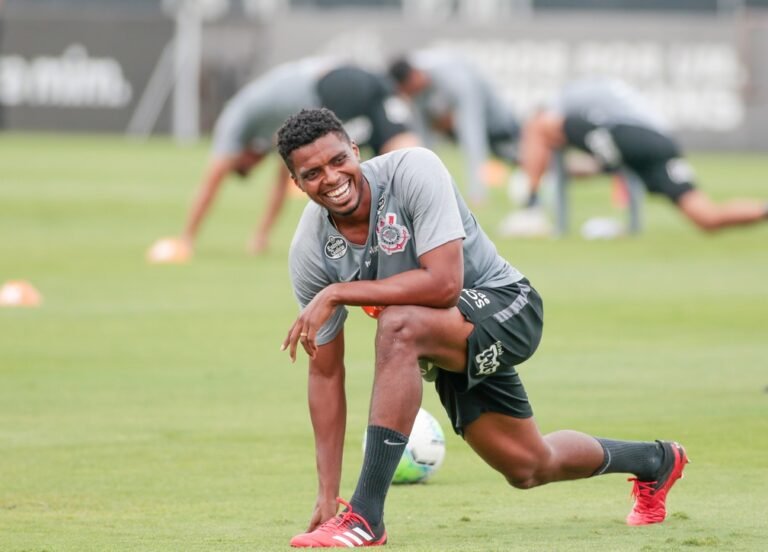 Ainda sem previsão de estreia, Jemerson fala em voltar à forma física ideal