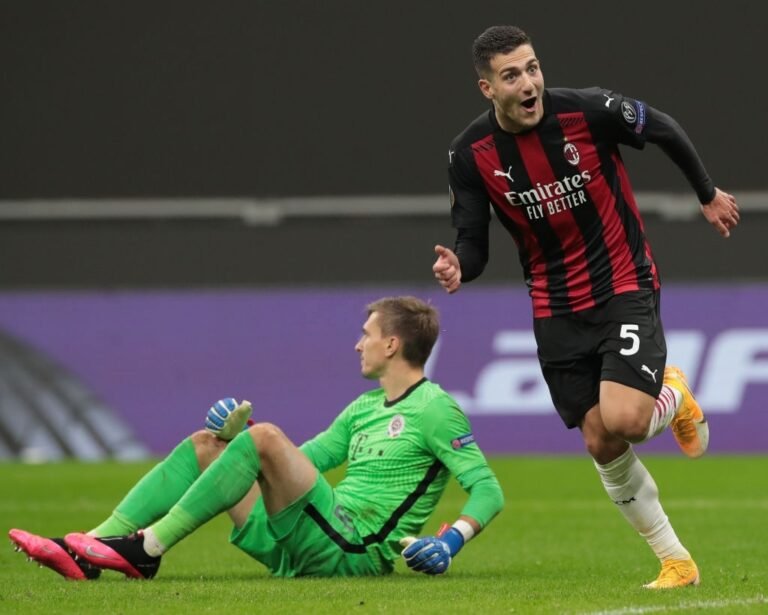 Milan inicia conversas para contratar Dalot em definitivo