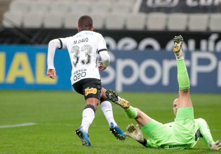 Contra o América-MG, Davó deve ganhar nova oportunidade no time titular do Corinthians