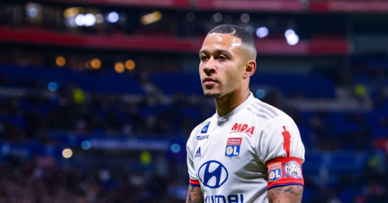 “Não acho que Depay seja um jogador do Barça”, afirma o ex-goleiro Sander Westerveld