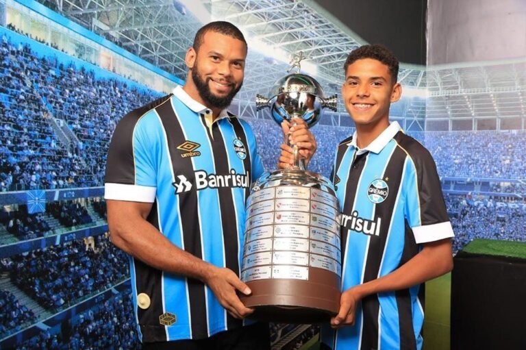 Filho do lutador de UFC, Marreta acerta com o Grêmio