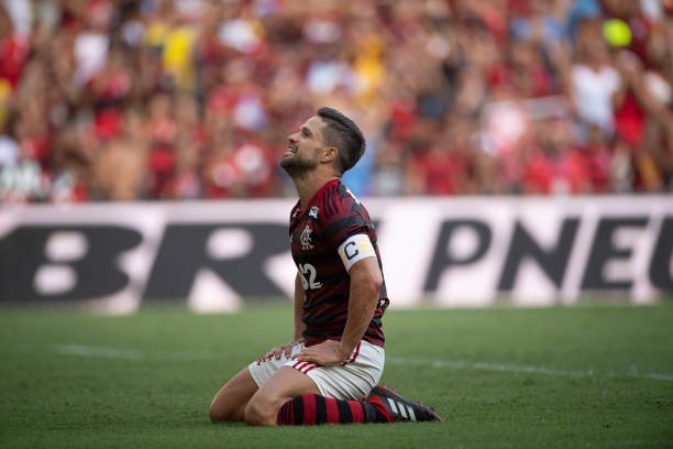 Flamengo divulga lista de relacionados para a partida contra o Coritiba; Diego Ribas é a novidade