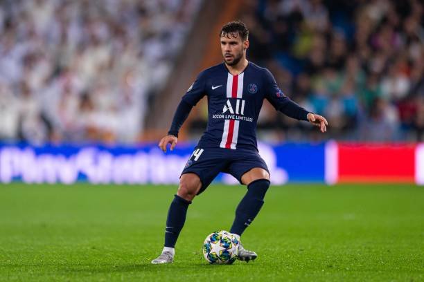 Juan Bernat confia na sua renovação com o PSG