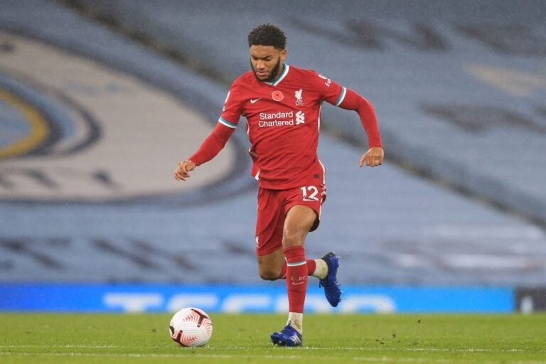 Joe Gomez faz cirurgia e desfalcará Liverpool por tempo indeterminado