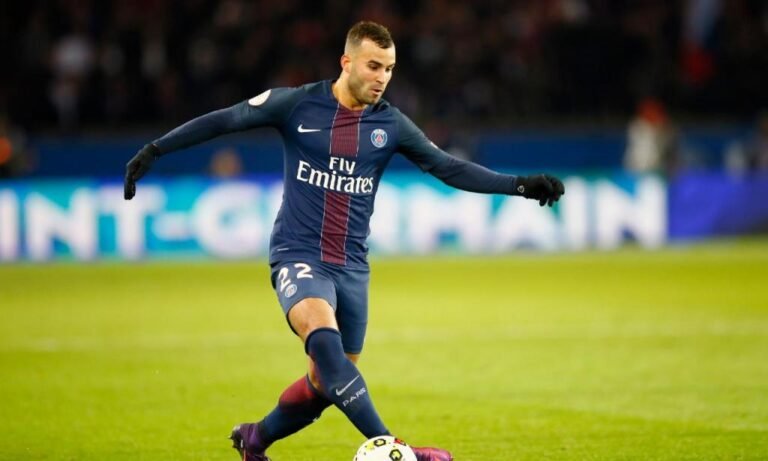 Lateral não possui futuro no PSG, afirma Thomas Tuchel