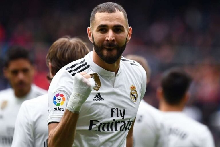 Benzema retoma a sequência de gols quando o Real Madrid mais precisa