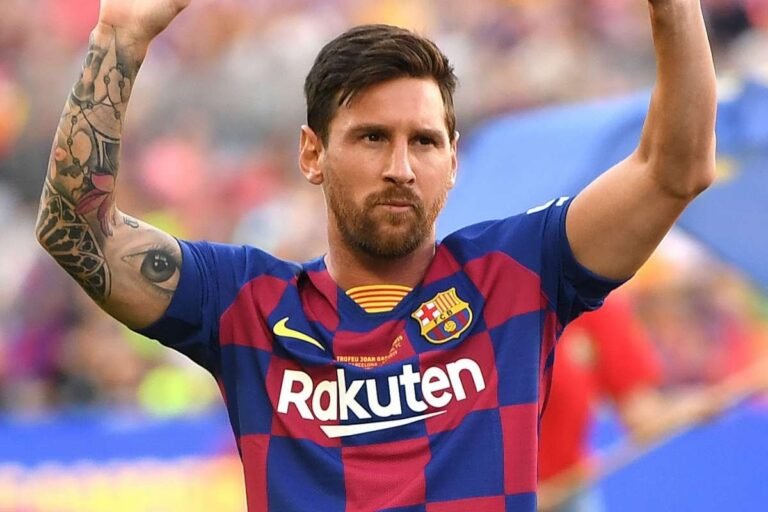 Messi não aceita a redução salarial do Barcelona