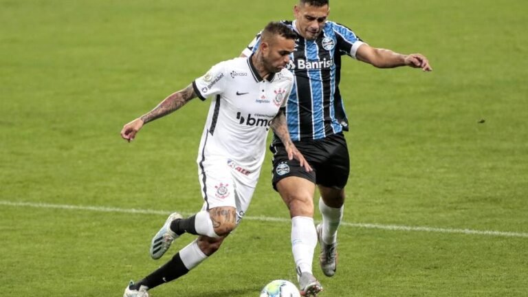 Corinthians enfrenta Grêmio buscando ficar longe do Z-4