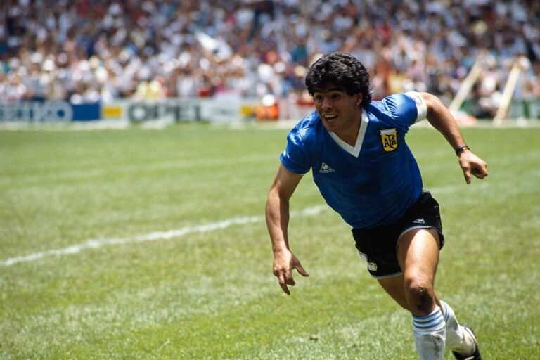 Romário se despede de Diego Maradona: “Dos jogadores que vi, ele foi o melhor”