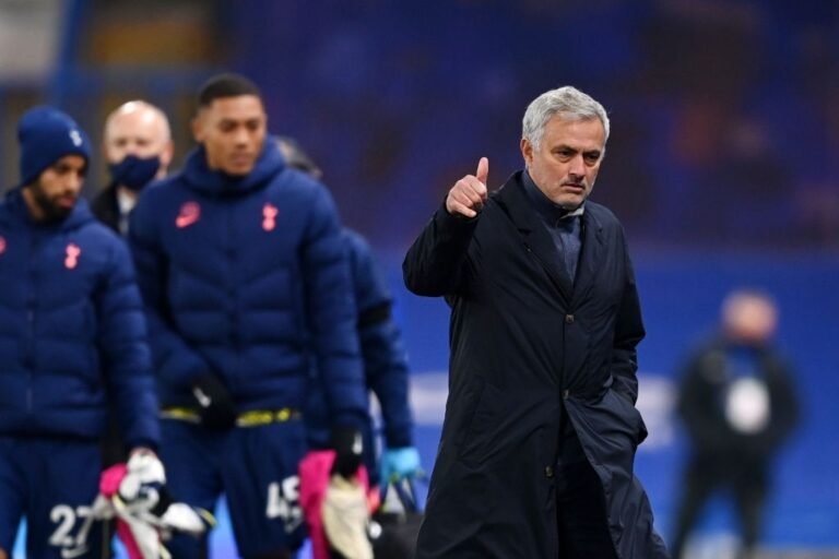 “Somos um pônei”, diz Mourinho sobre Tottenham na briga pelo título