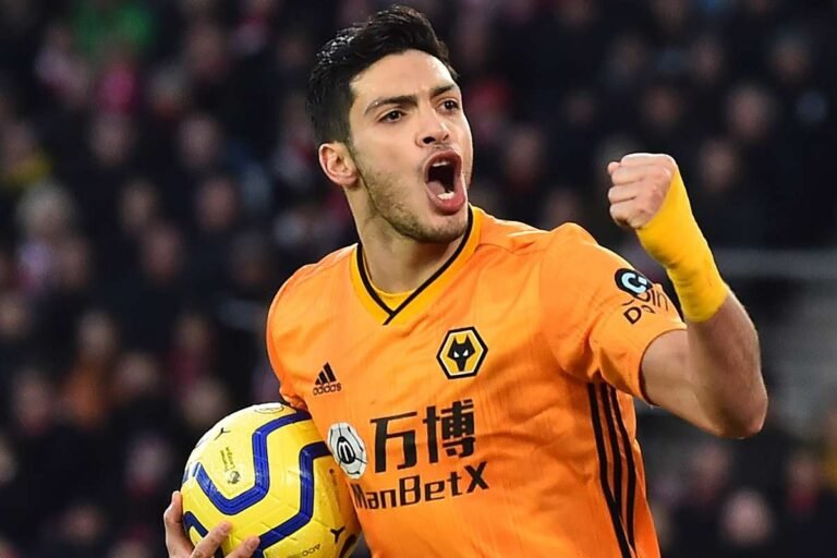Raúl Jiménez confirma o interesse de dois grandes europeus