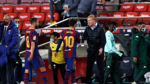 Jogadores esquecidos pelo Barcelona podem entrar em campo contra o Dínamo de Kiev