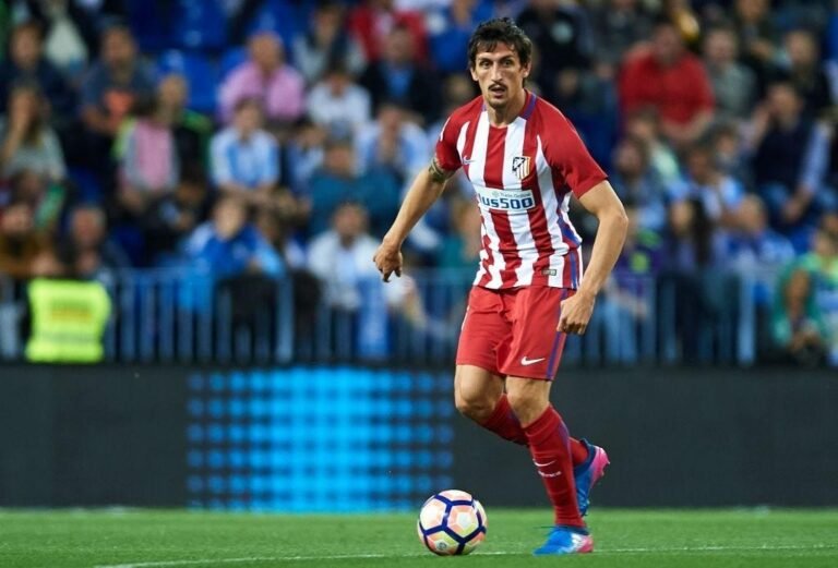 Internazionale e Juventus analisam a contratação do zagueiro Savic
