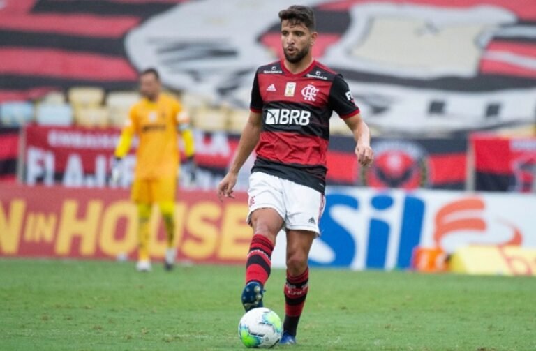 Flamengo encaminha renovação do meia Pepê
