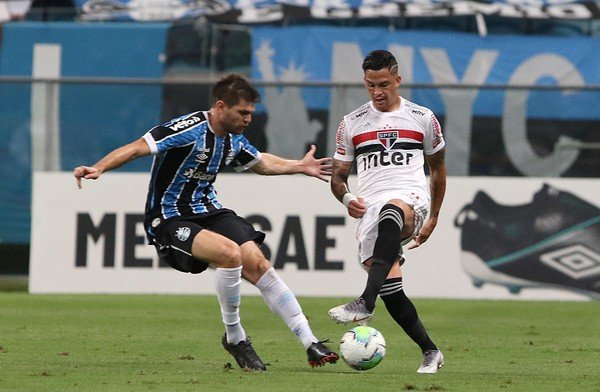 Após derrota para o Grêmio, Luciano diz que acredita na classificação: “Dá para reverter”