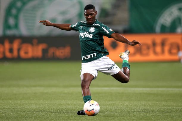 Patrick de Paula renova contrato com Palmeiras até 2025