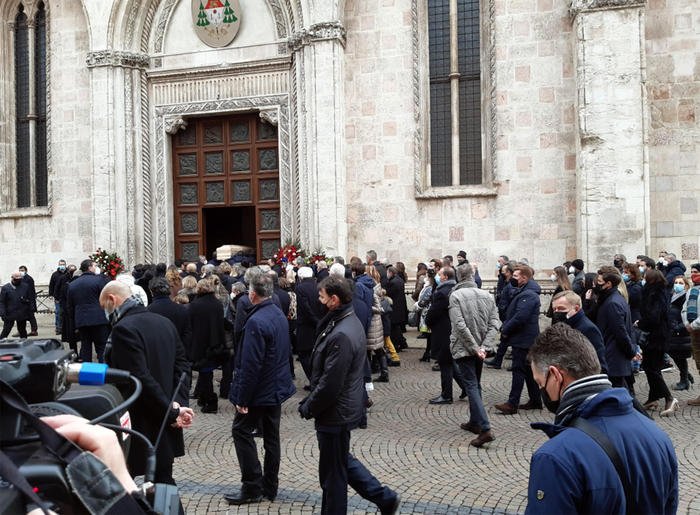 Durante velório, casa de Paolo Rossi é invadida