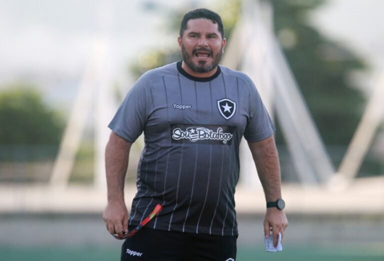 Preparação para o clássico: Botafogo define escalação para enfrentar o Flamengo