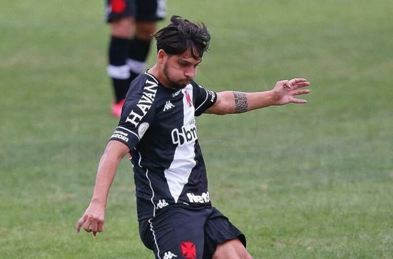 Diretor do Independiente revela interesse de Santos e outros brasileiros em Martín Benítez