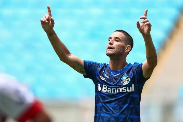 Thiago Neves diz que foi injustiçado no Grêmio e critica forma como foi tratada sua saída