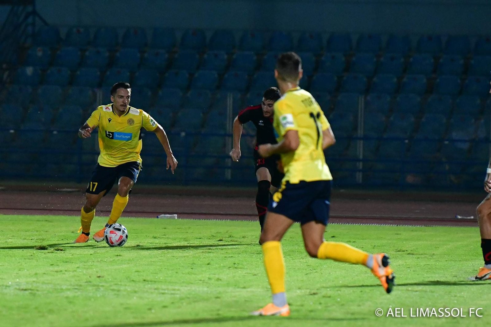 Hoje no AEL Limassol, Euller foca em evolução com o elenco na temporada
