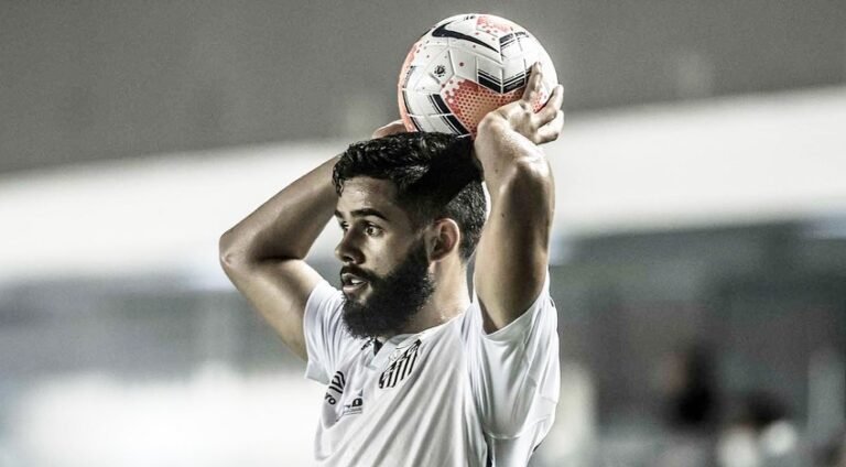 Felipe Jonatan comemora 50 partidas pelo Santos no ano e mira Libertadores: “foco total está na decisão”
