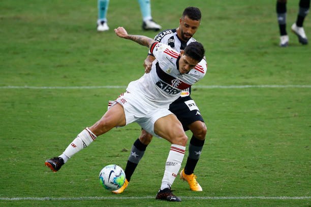 Ele fica, nação! Flamengo comunica à Fiorentina que ficará com Pedro