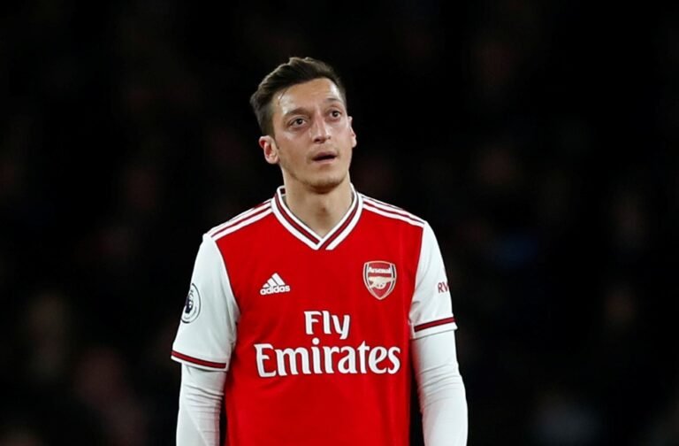 Ozil de casa nova