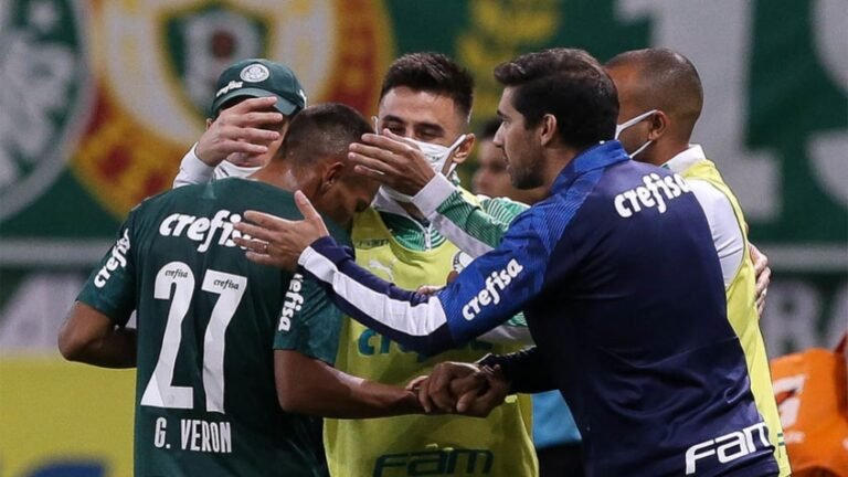 Técnico do Palmeiras, Abel Ferreira não poupa elogios ao atacante Gabriel Veron