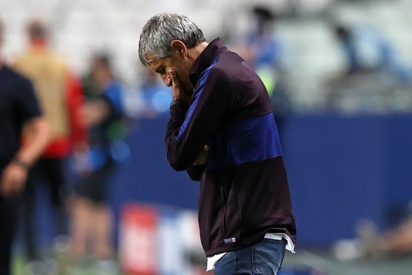 Barcelona segue sem apagar a Quique Setién