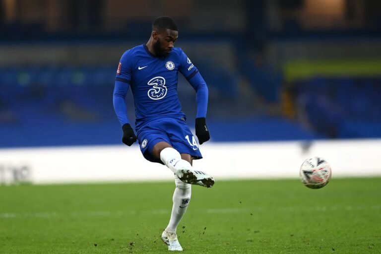 Tomori entrou na órbita do Milan
