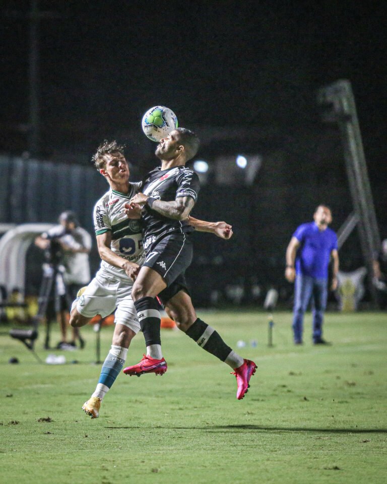 Vasco perde chance de se afastar do Z-4