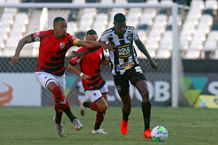 Botafogo perde para Atlético-GO por 3×1 no Nilton Santos