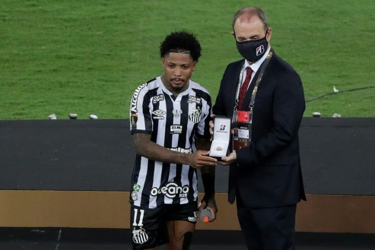 Mesmo vice, Marinho repete Neymar e é o melhor da Libertadores