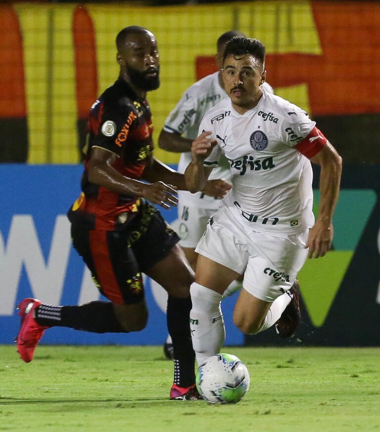 Palmeiras vence Sport e se aproxima do G-4