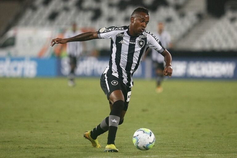 Adeus: Botafogo comunica que Helerson, Rentería e Kelvin estão fora do elenco alvinegro